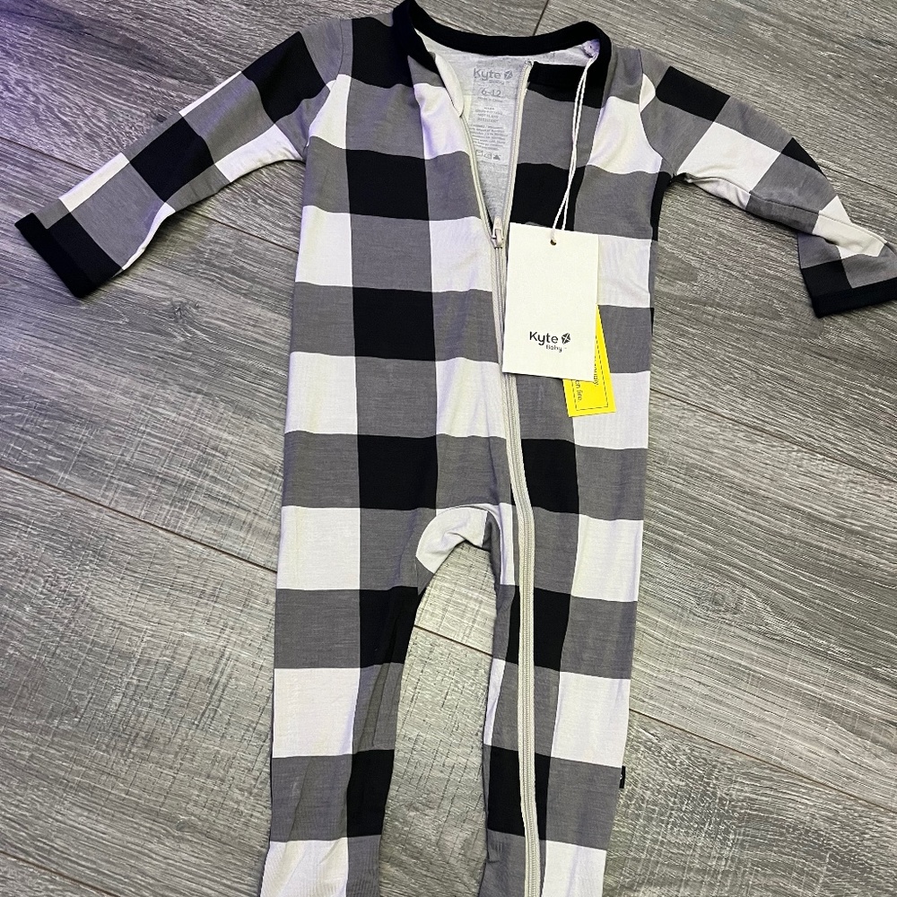 Brand new kyte baby footie